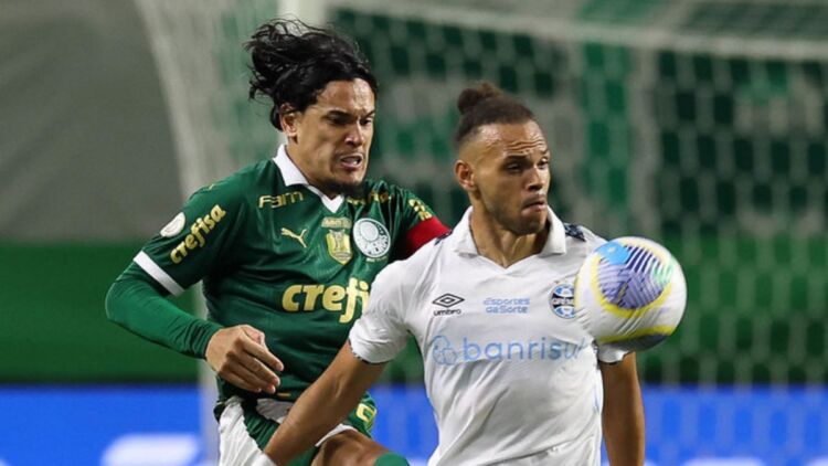 Grêmio enfrenta o Palmeiras em confronto direto